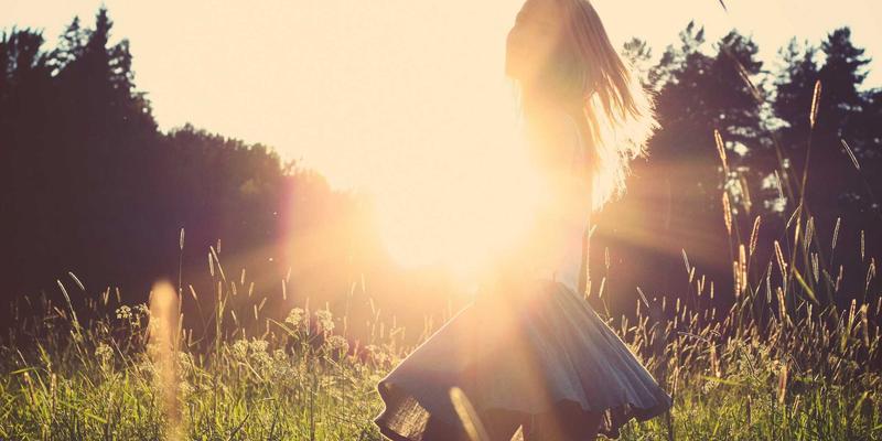 哲学批判与理论研究的交汇：恩格斯《英国工人阶级状况》对早期资本主义工厂制度的深刻剖析