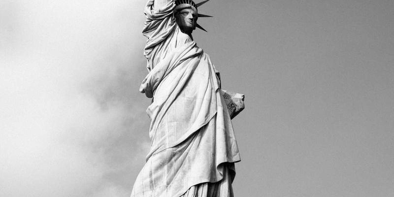 恩格斯《英国工人阶级状况》中的实证研究方法：早期社会科学调查的典范