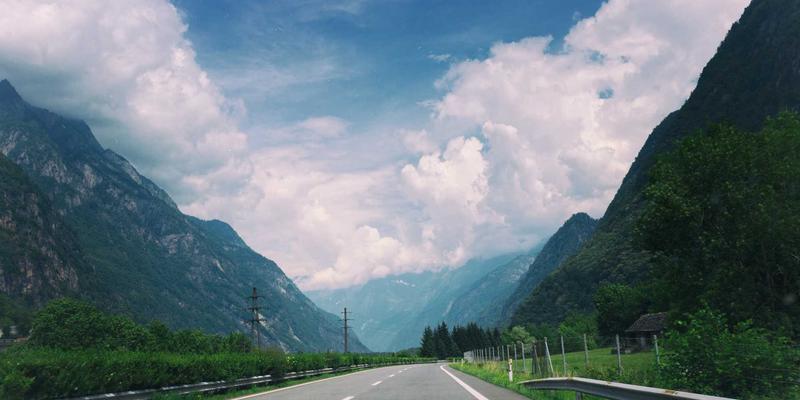 社会科学发展中的哲学交锋：恩格斯批判杜林如何推动马克思主义系统化